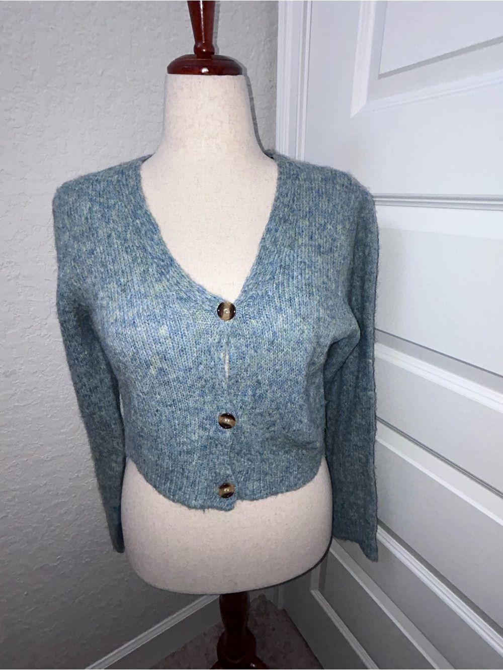 New, Tahari Sage Denim Melange Button Front Long Sleeve Crop Sweater Top